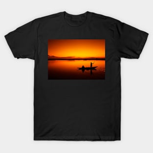 ORANGE SUNRISE ON THE SEA DESIGN T-Shirt